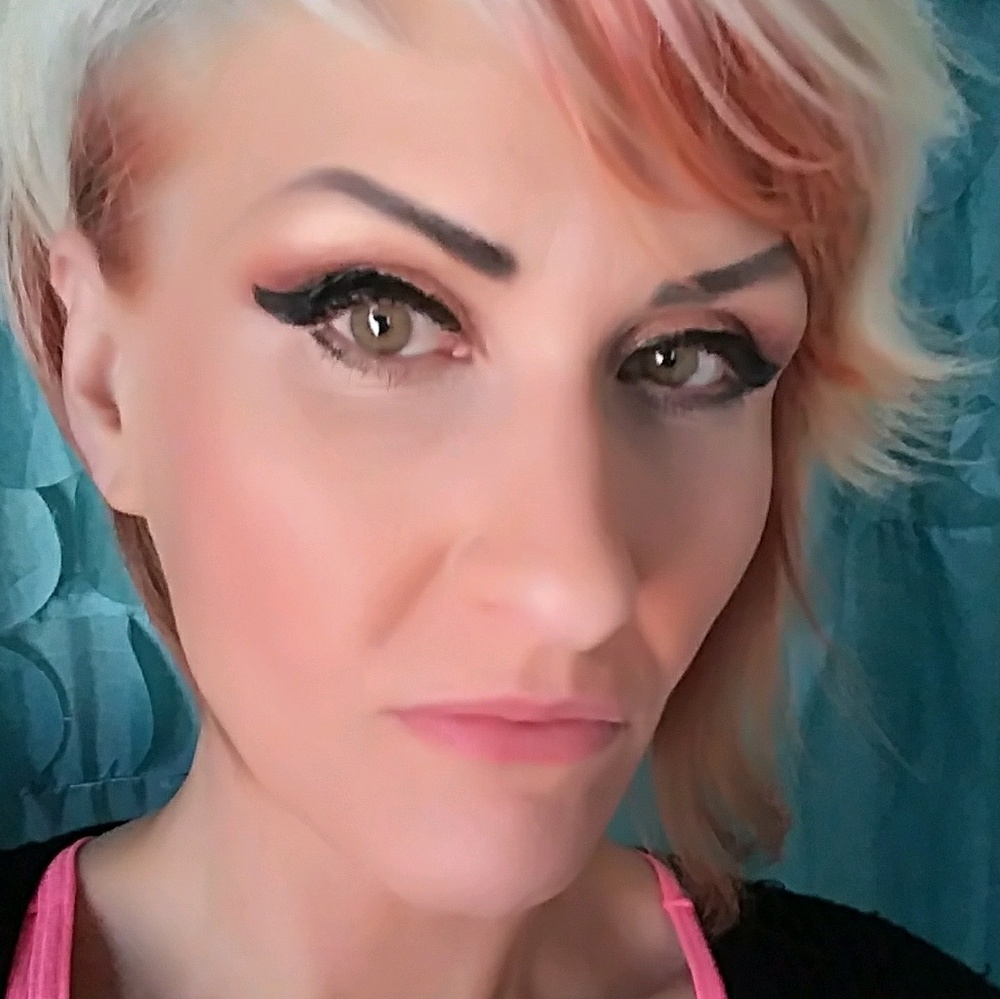 Meet your Posher, Sheila